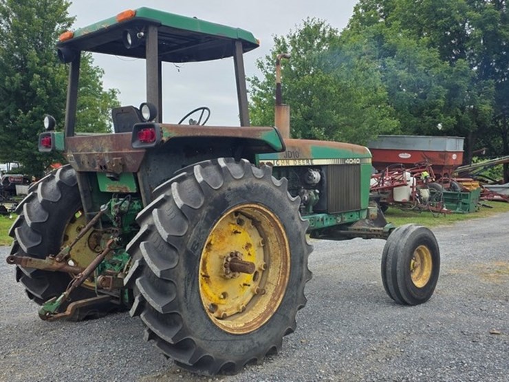 john-deere-4040-image-3