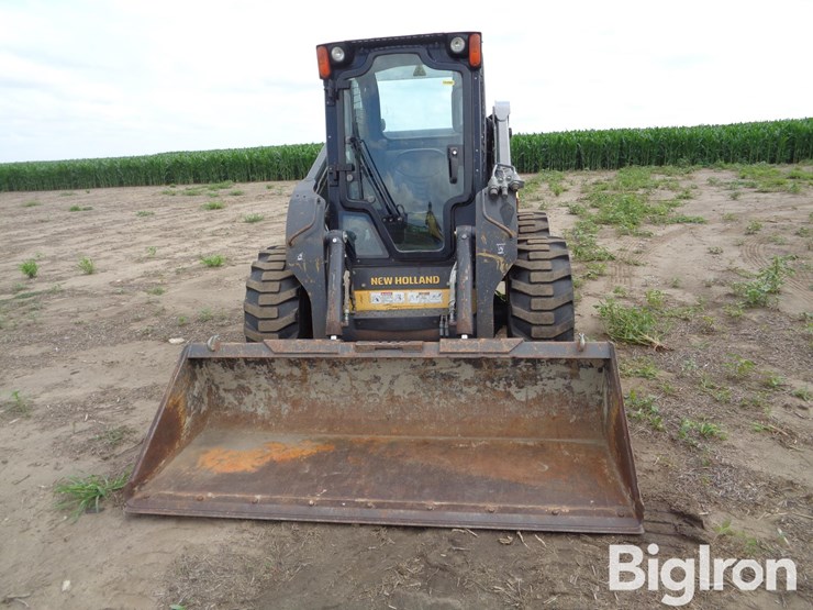 2013-new-holland-l230-image-10