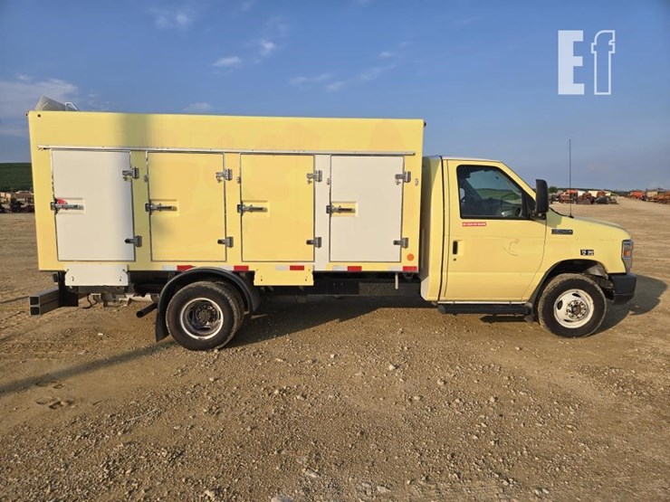 2019-ford-e450-image-10
