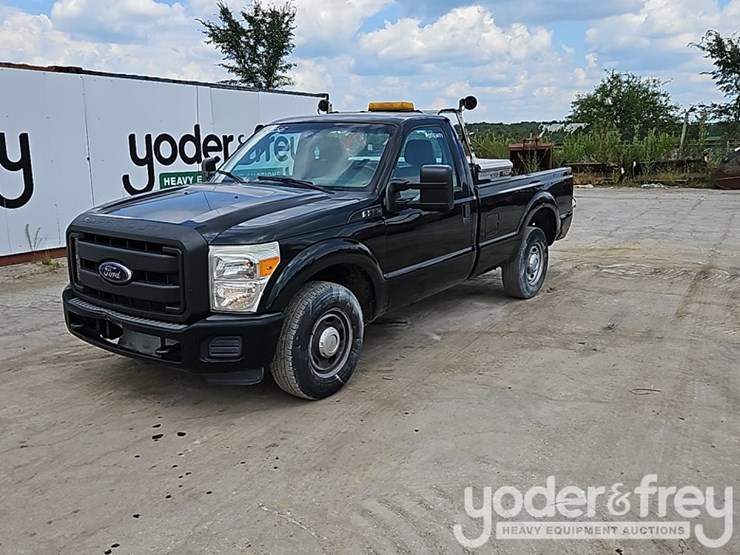 2015-ford-f250-xl-image-1