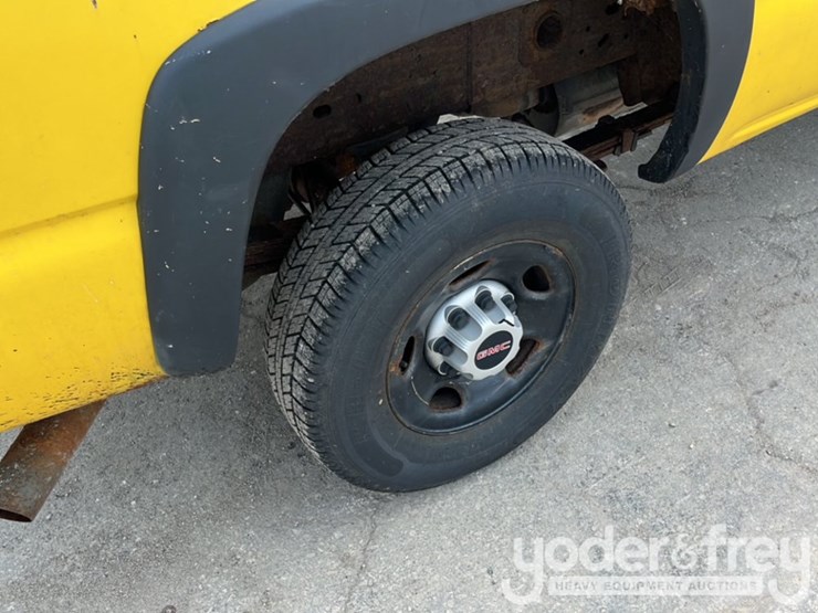 2006-gmc-2500hd-image-11