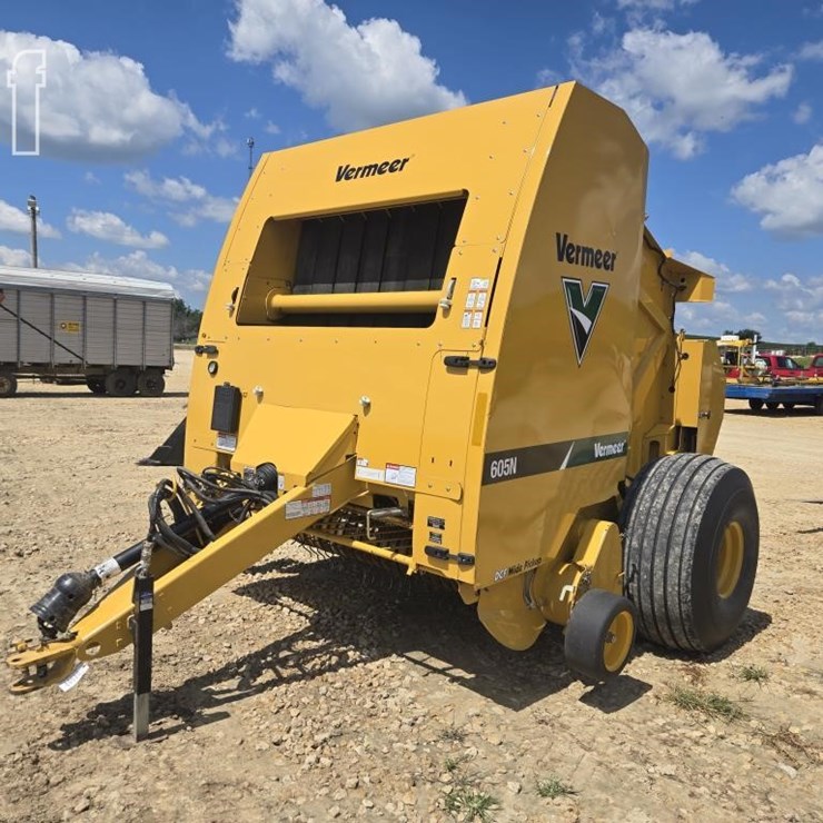 2016 VERMEER 605N