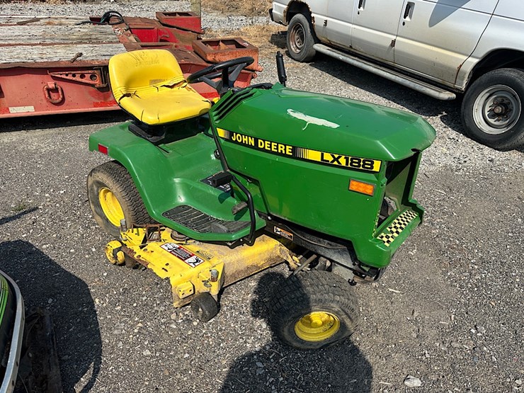 john-deere-lx188-image-2