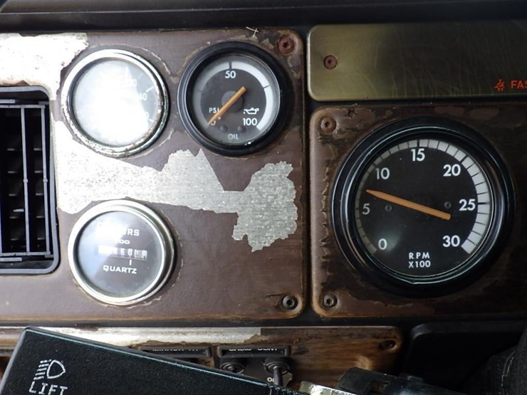 1994-freightliner-fld112-image-29