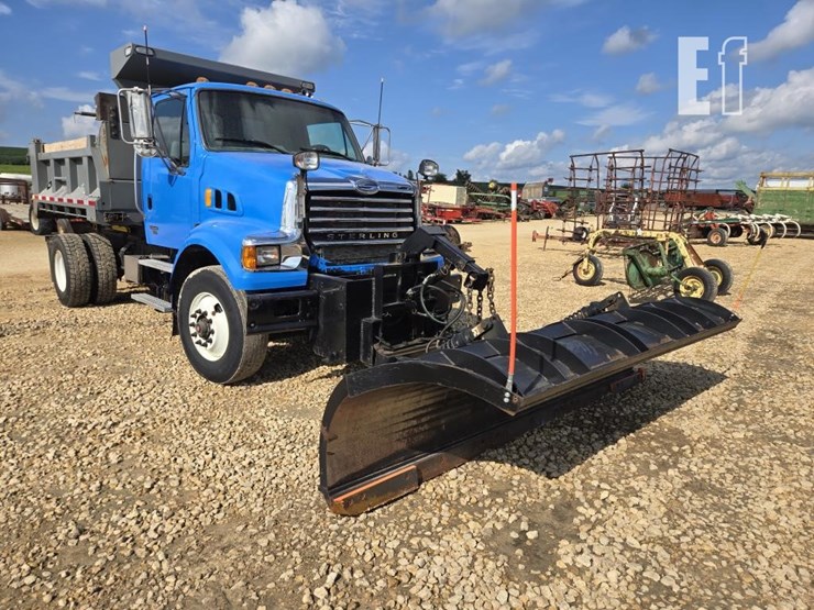2009-sterling-l7500-image-3