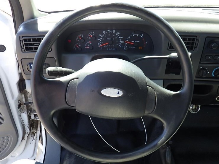2005-ford-f750-image-19