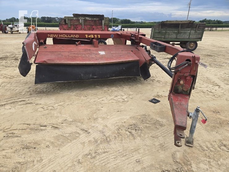 new-holland-1411-image-2