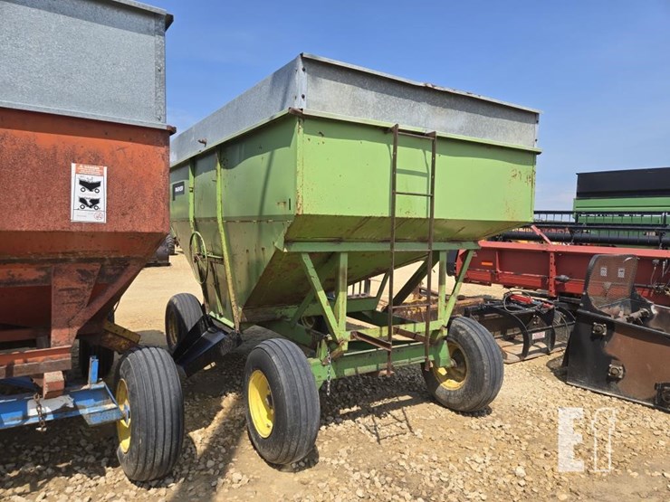 john-deere-1075-image-6