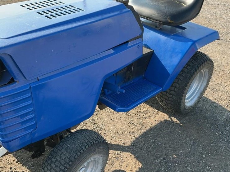 #2401-•-craftsman-garden-tractor*-image-16