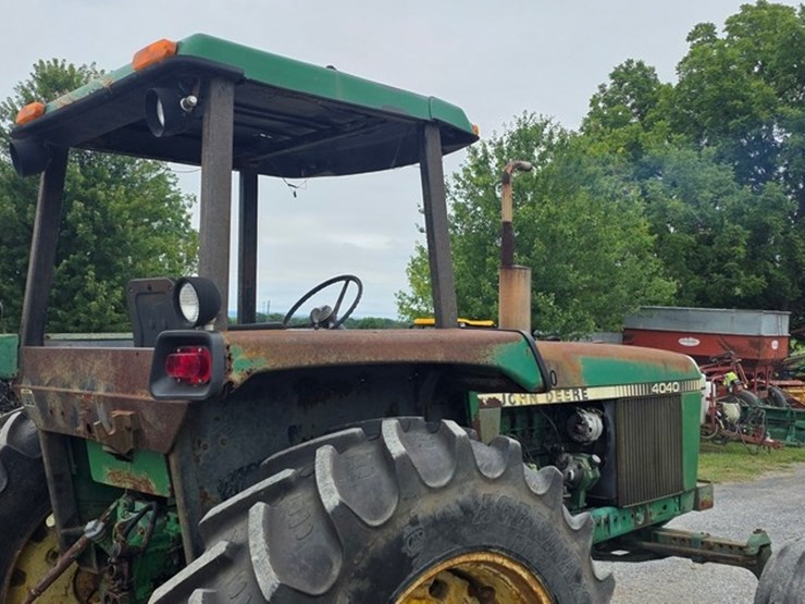 john-deere-4040-image-15
