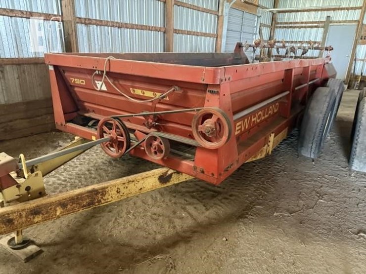 new-holland-790-image-15