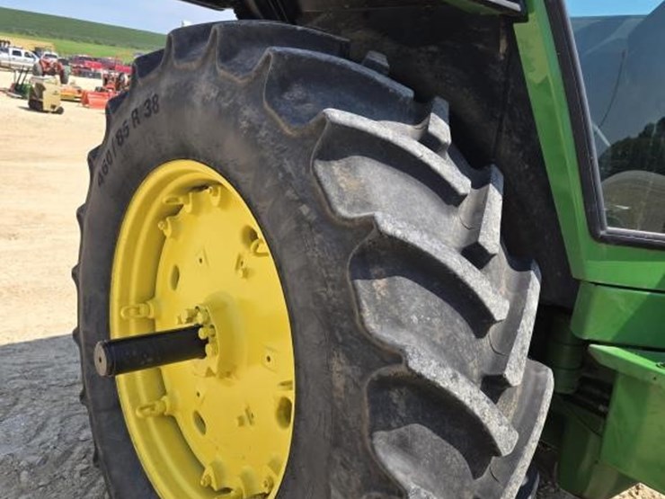 1979-john-deere-4440-image-7
