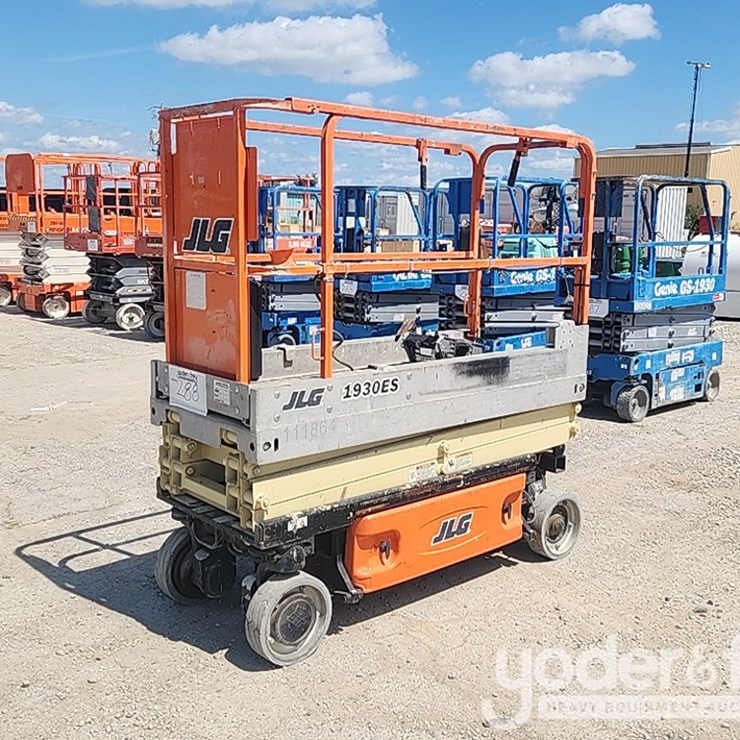 2012 JLG 1930ES