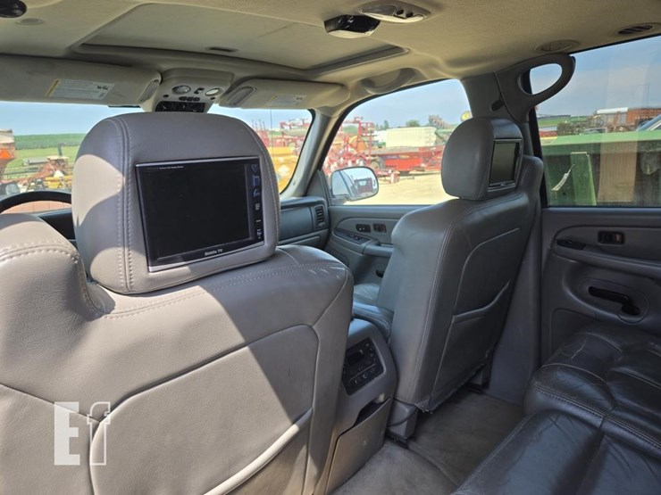 2004-gmc-yukon-xl-image-15