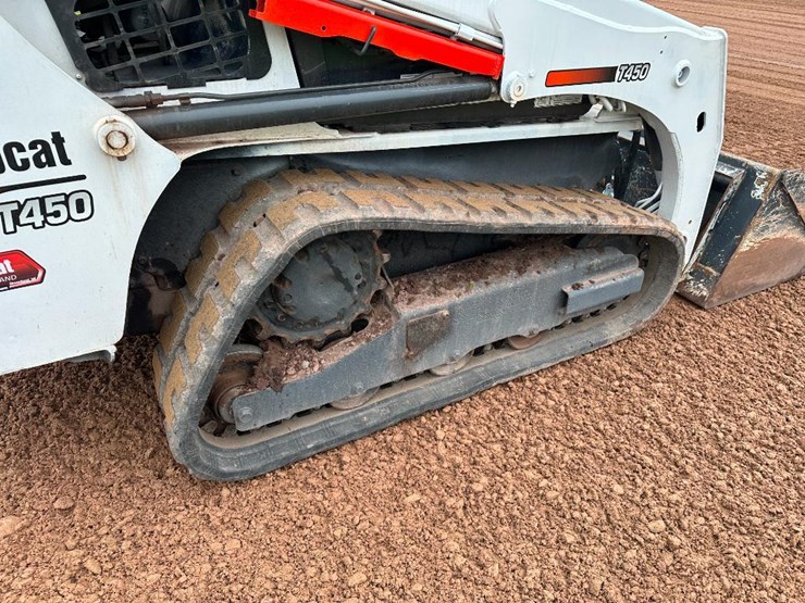 2017-bobcat-t450-image-21