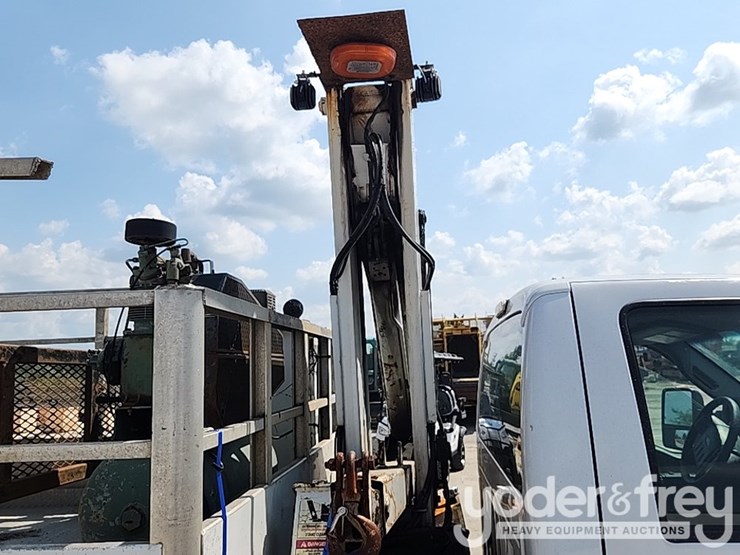 2012-ford-f550-image-22