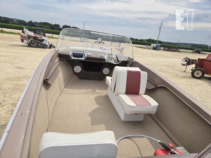 1961-crestliner-sportsman-boat-image-8
