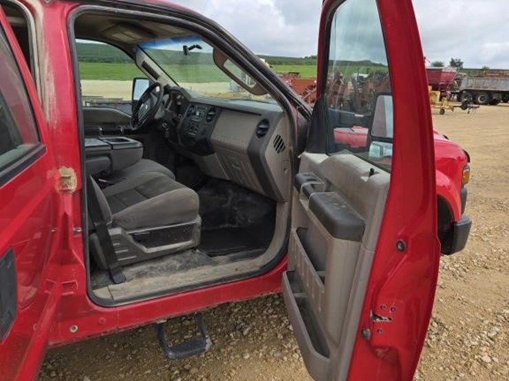 2010-ford-f250-image-8