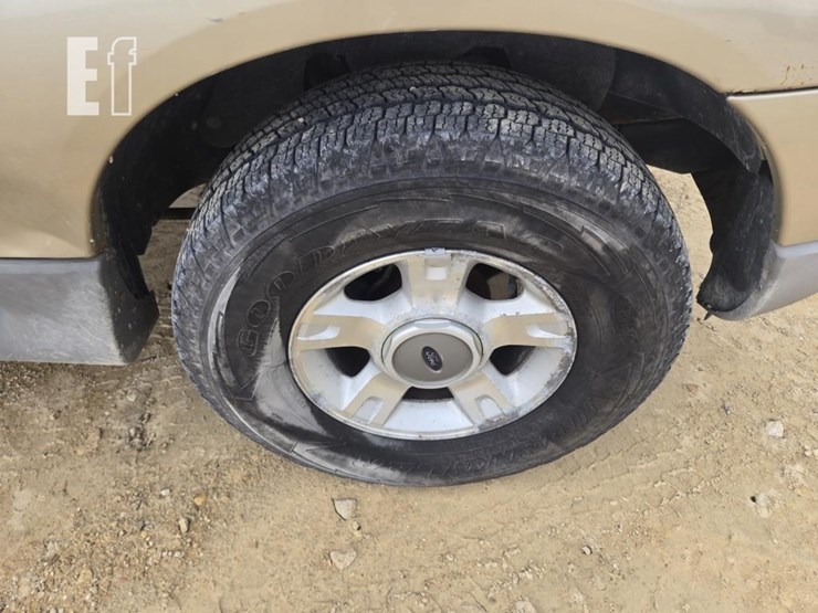 2001-ford-explorer-sport-trac-image-4