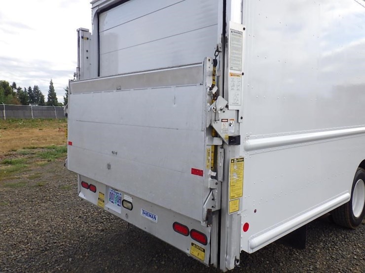 2012-freightliner-mt55-image-7