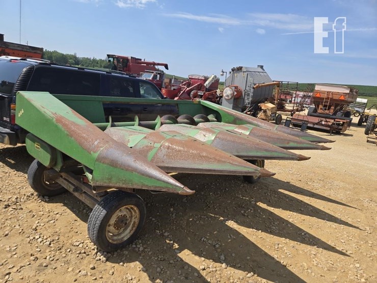 john-deere-444-image-8