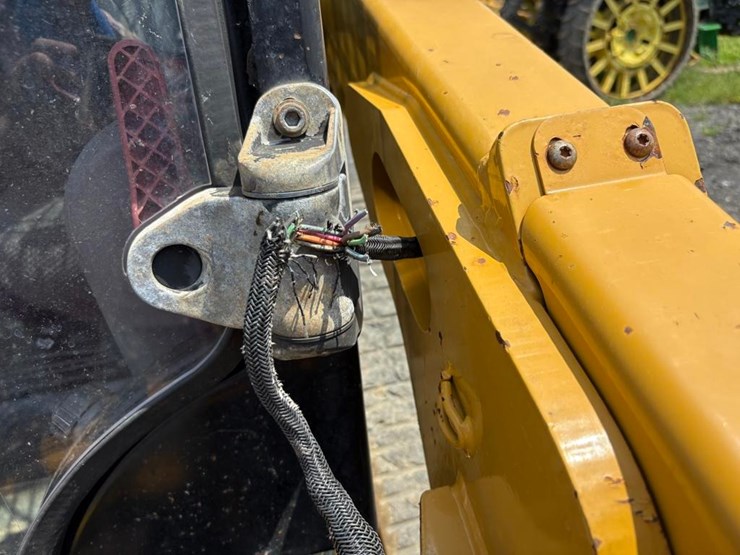 caterpillar-259d-image-61