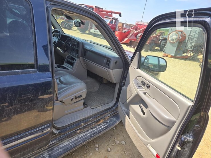 2004-gmc-yukon-xl-image-8