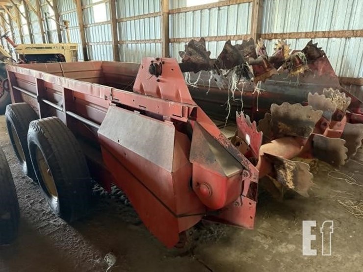 new-holland-790-image-4
