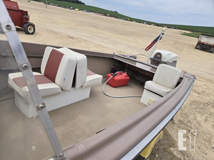 1961-crestliner-sportsman-boat-image-9