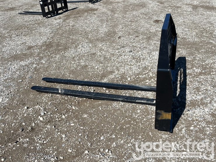 unused-2025-giyi-60"-forks-to-suit-skidsteer-image-5
