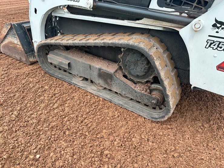 2017-bobcat-t450-image-8