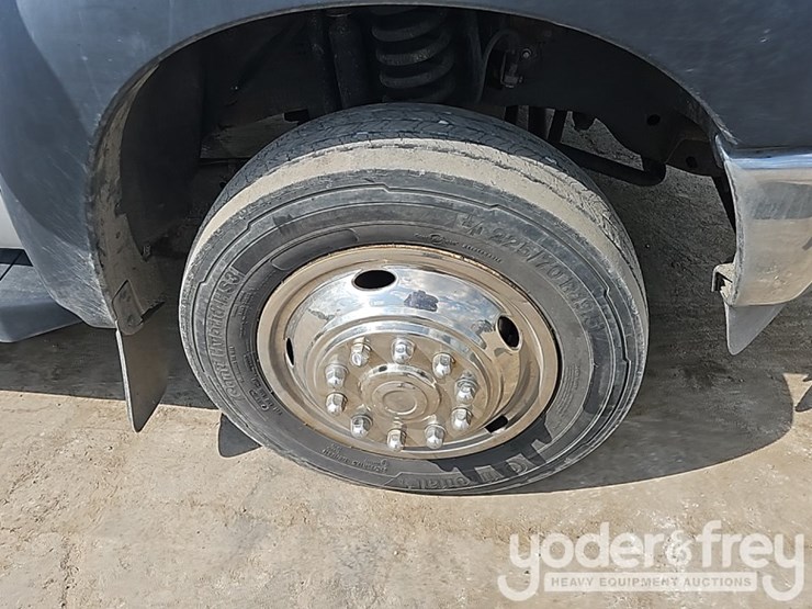 2015-ford-f550-image-10
