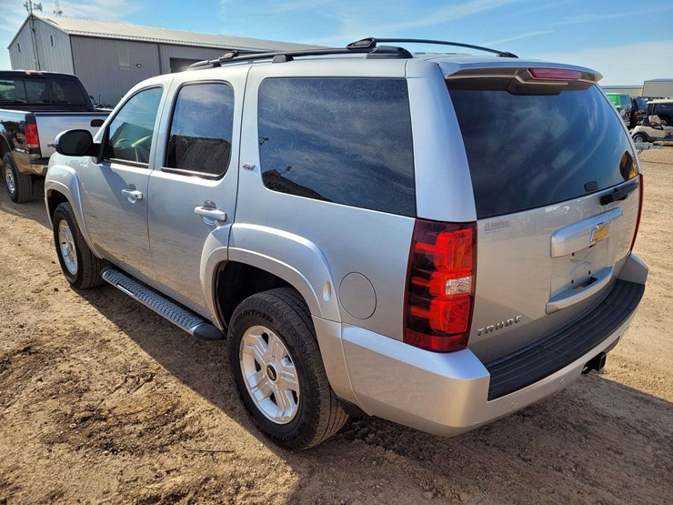 2012-chevrolet-tahoe-lt-image-4