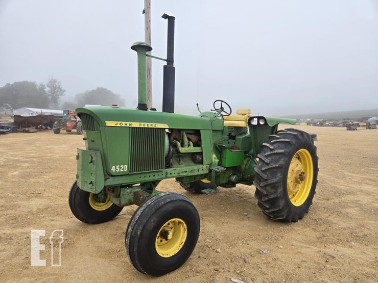 john-deere-4520-image-1