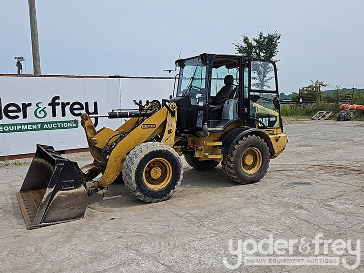 2012-caterpillar-908h-image-2