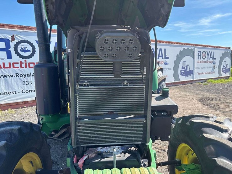 2017-john-deere-6120e-image-41
