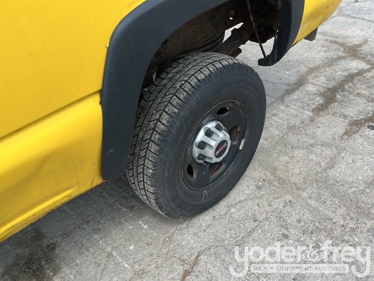 2006-gmc-2500hd-image-10