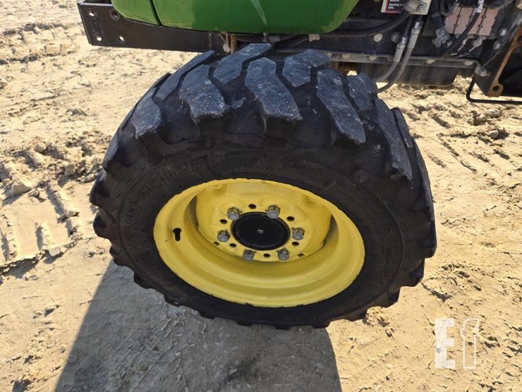 john-deere-3032e-image-14
