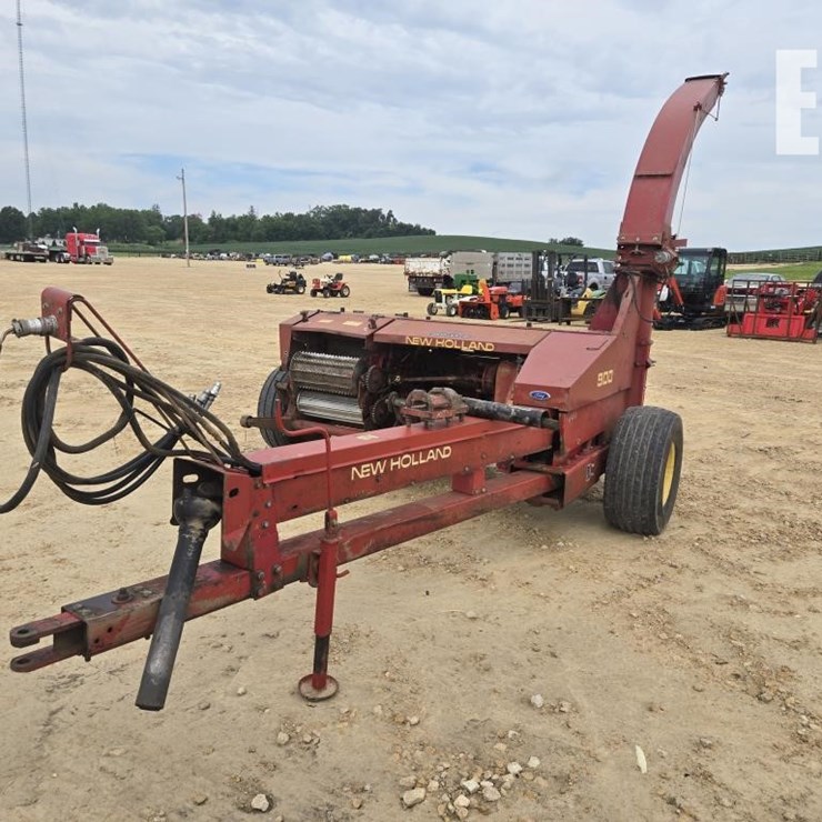 NEW HOLLAND 900