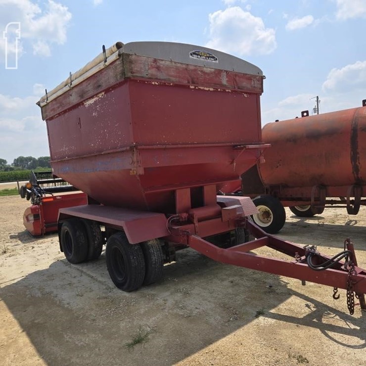DOUBLE B GRAVITY WAGON W/ SHUR-LOK ROLL UP TARP 3840