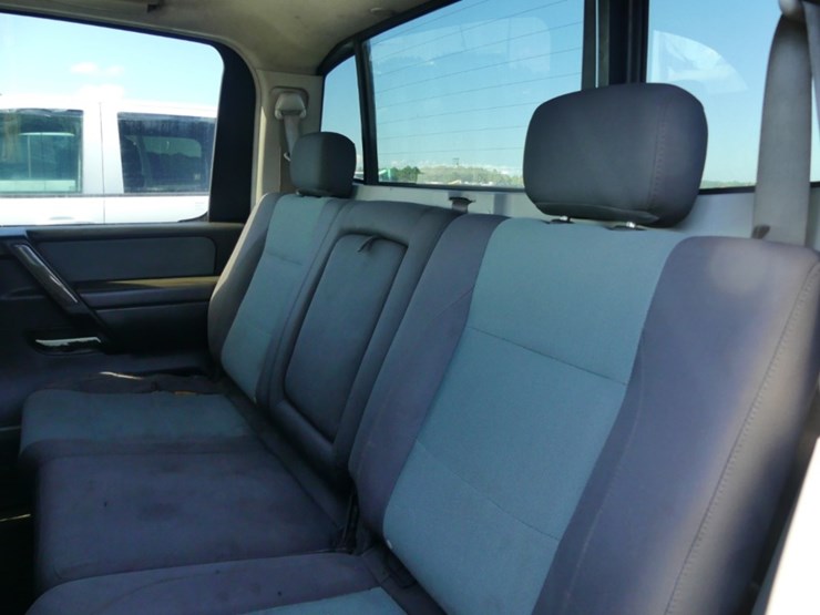 2005-nissan-titan-image-11