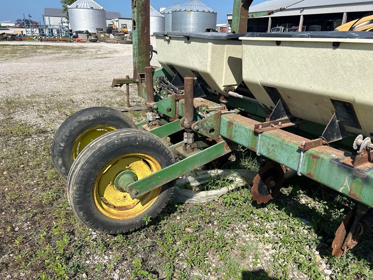 john-deere-7000-image-12