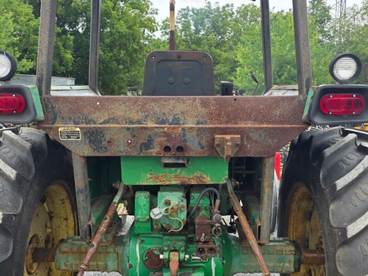 john-deere-4040-image-17