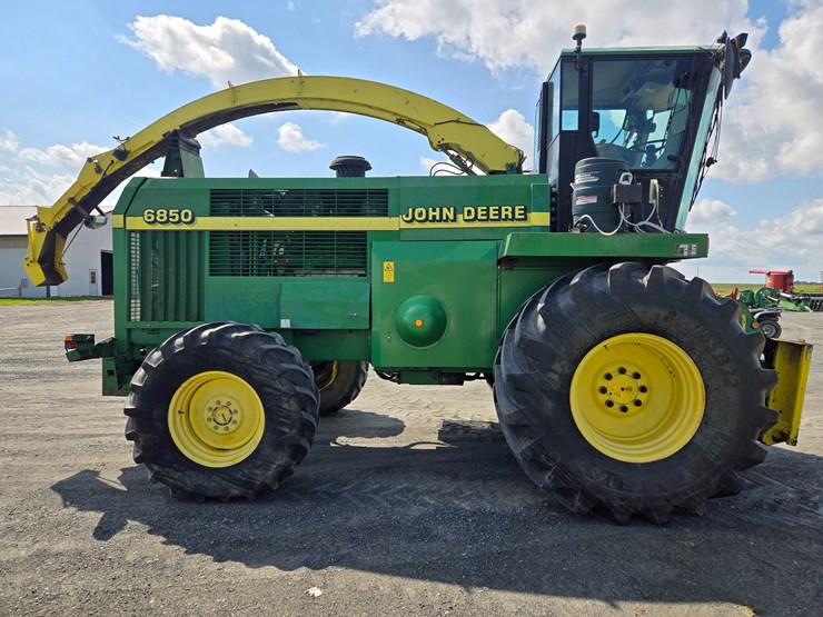 2002-john-deere-6850-image-6