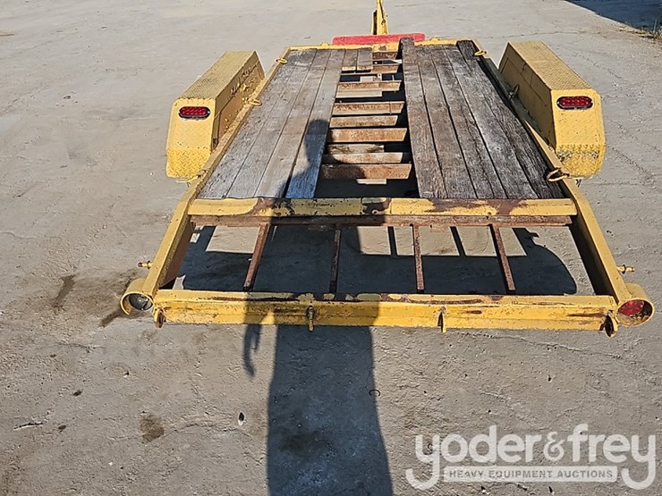 2002-tandem-axle-tagalong-equipment-trailer-w/-level-deck-between-wheels-(no-title)-image-7