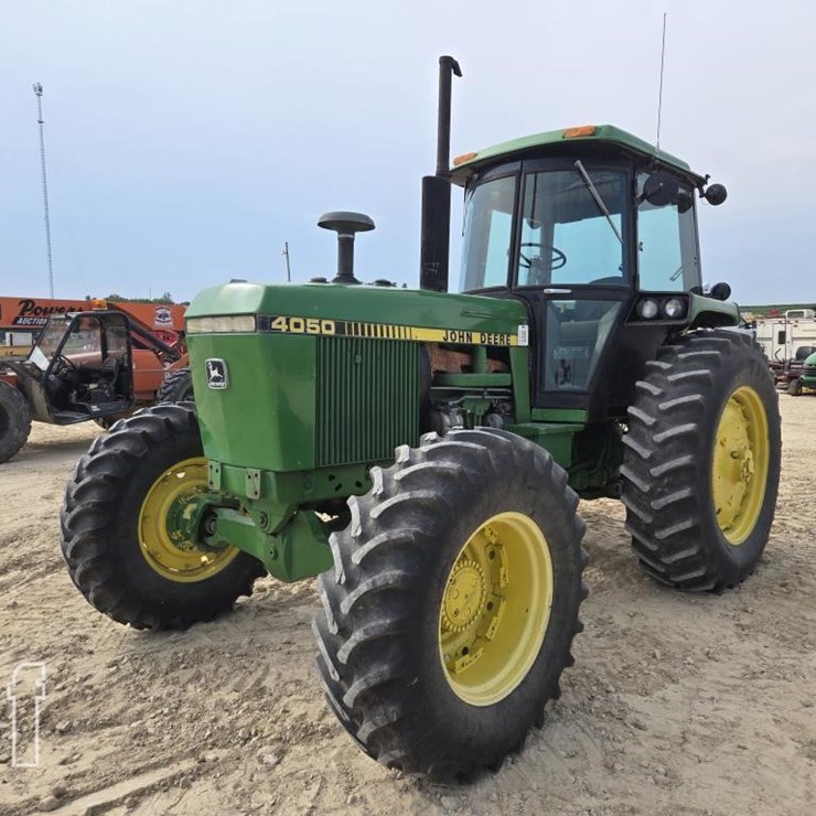 JOHN DEERE 4050