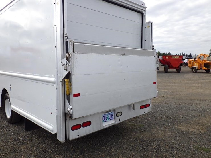 2012-freightliner-mt55-image-7