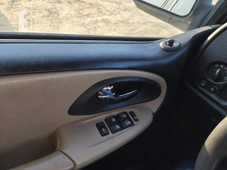 2005-chevrolet-trailblazer-image-14