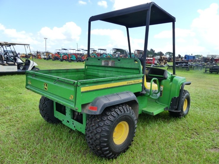 2021-john-deere-gator-image-4