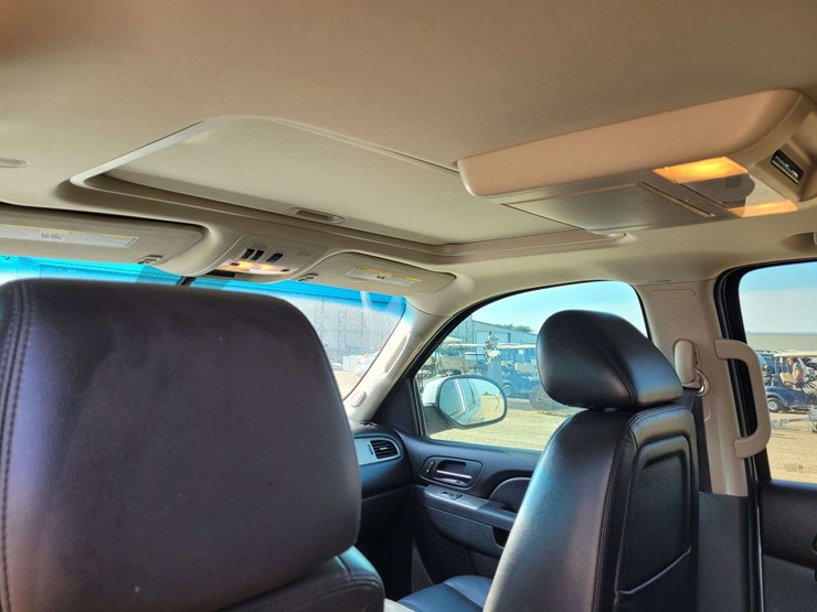 2012-chevrolet-tahoe-lt-image-7